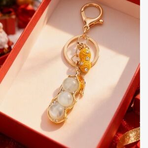 Cat's Eye Peanut purse/bag charm Keychain